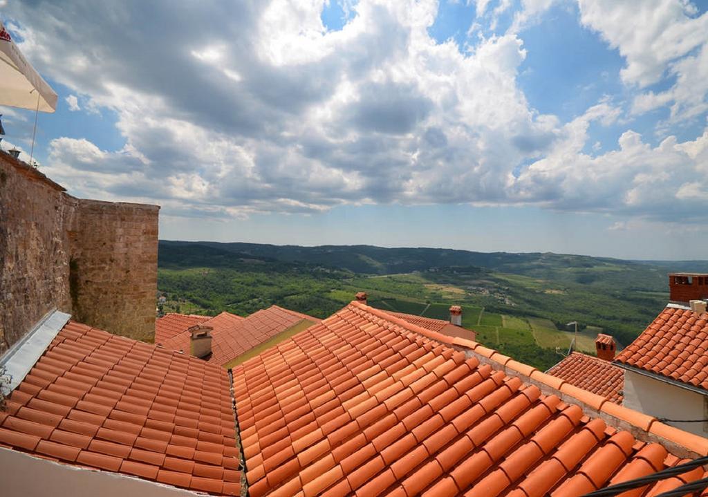 Apartments Galerija Motovun Bilik gambar