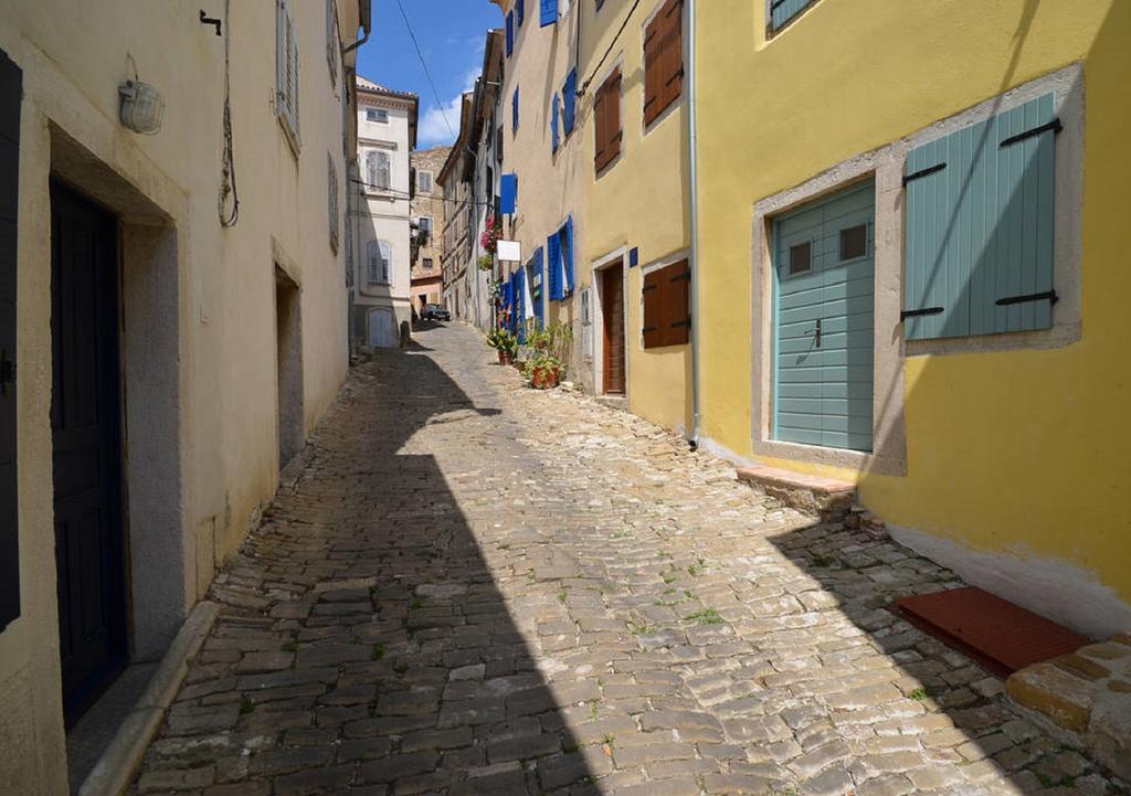 Apartments Galerija Motovun Luaran gambar